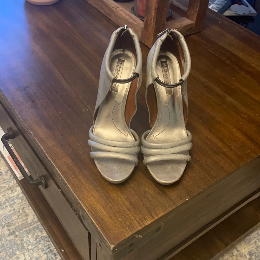 Beautiful shoes. Good condition.